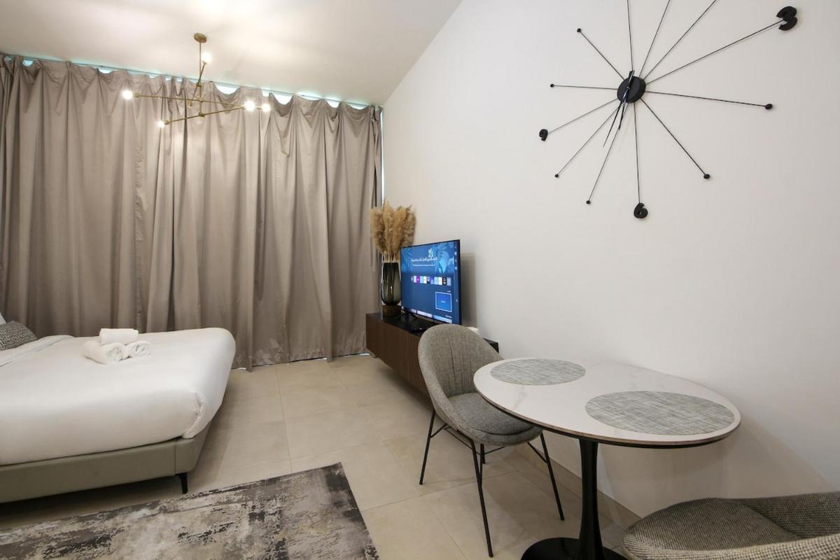 Chic Binghatti Canal Business Bay Apartment