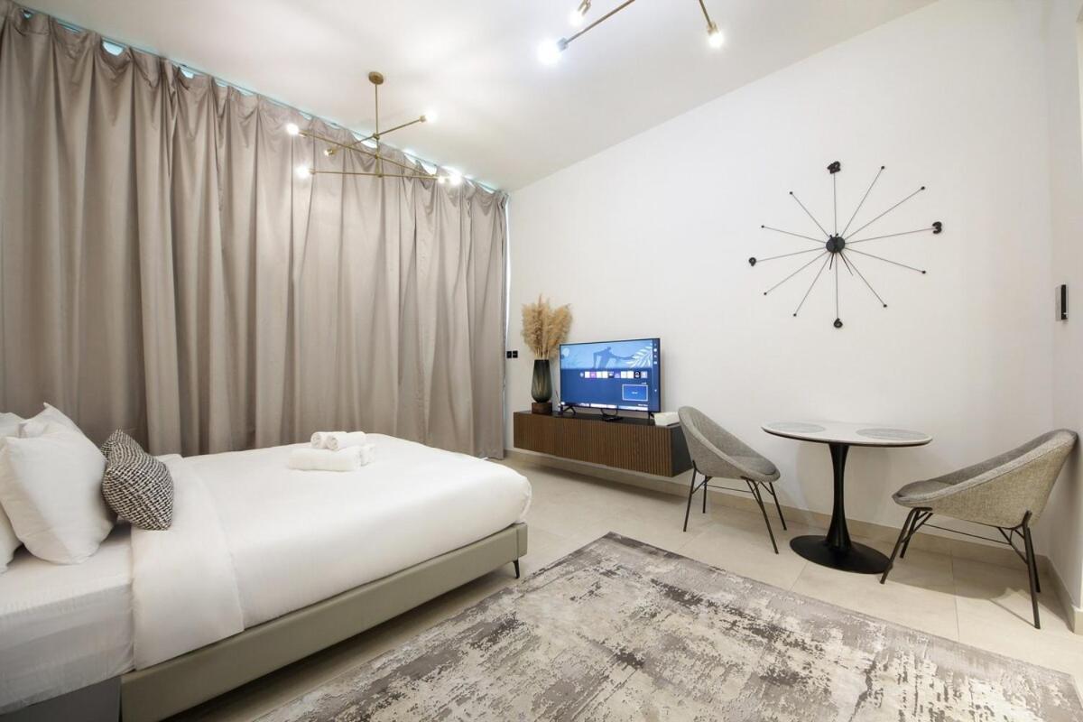 Apartment Chic Binghatti Canal Business Bay
