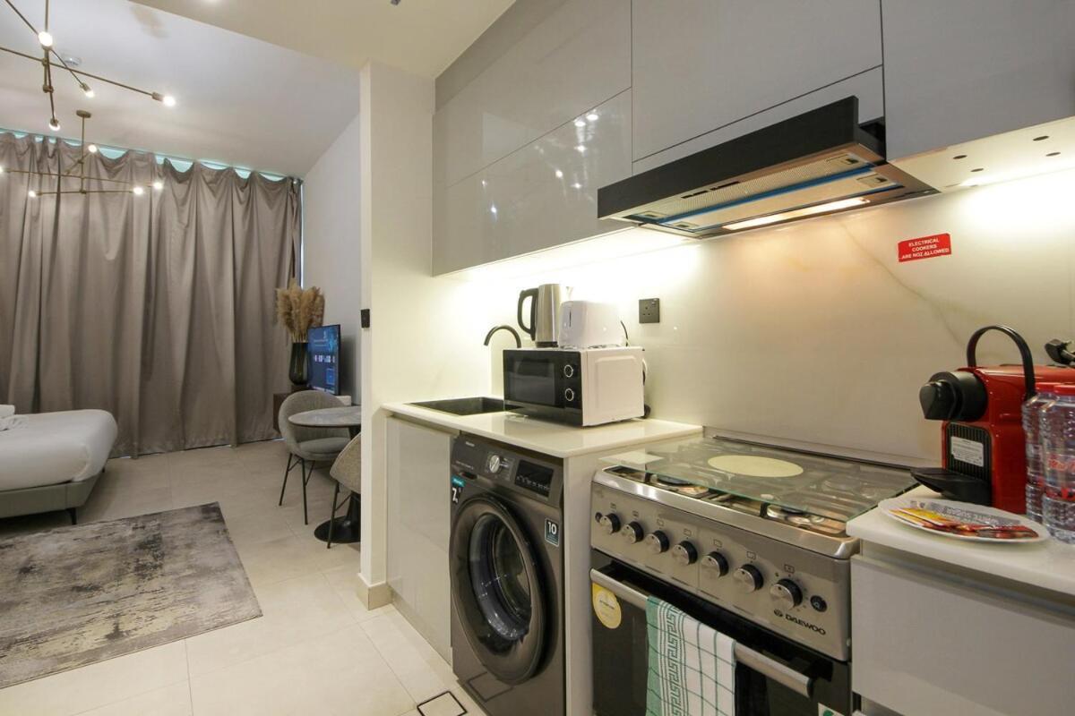 Chic Binghatti Canal Business Bay Apartment *