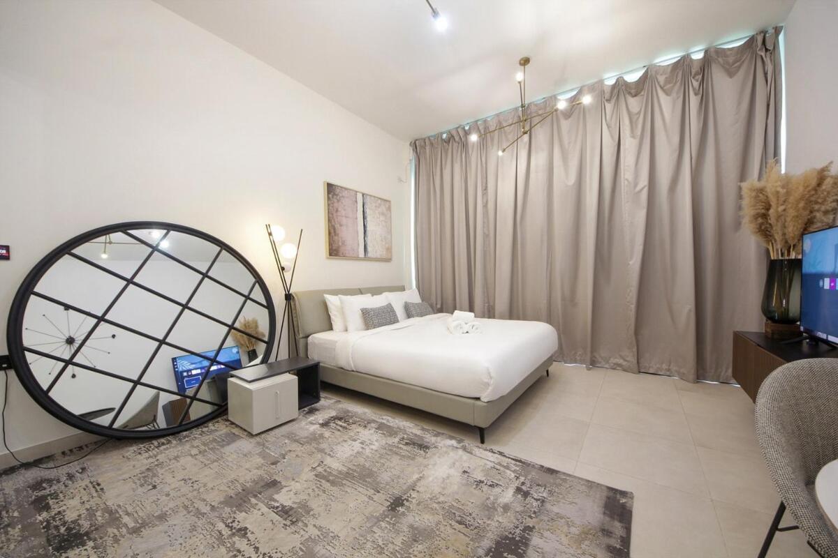 Apartment Chic Binghatti Canal Business Bay Dubai
